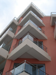 Balkonies - Glass railings