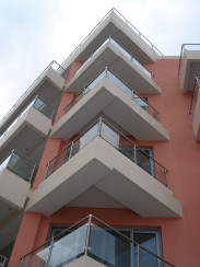 Balkonies - Glass railings